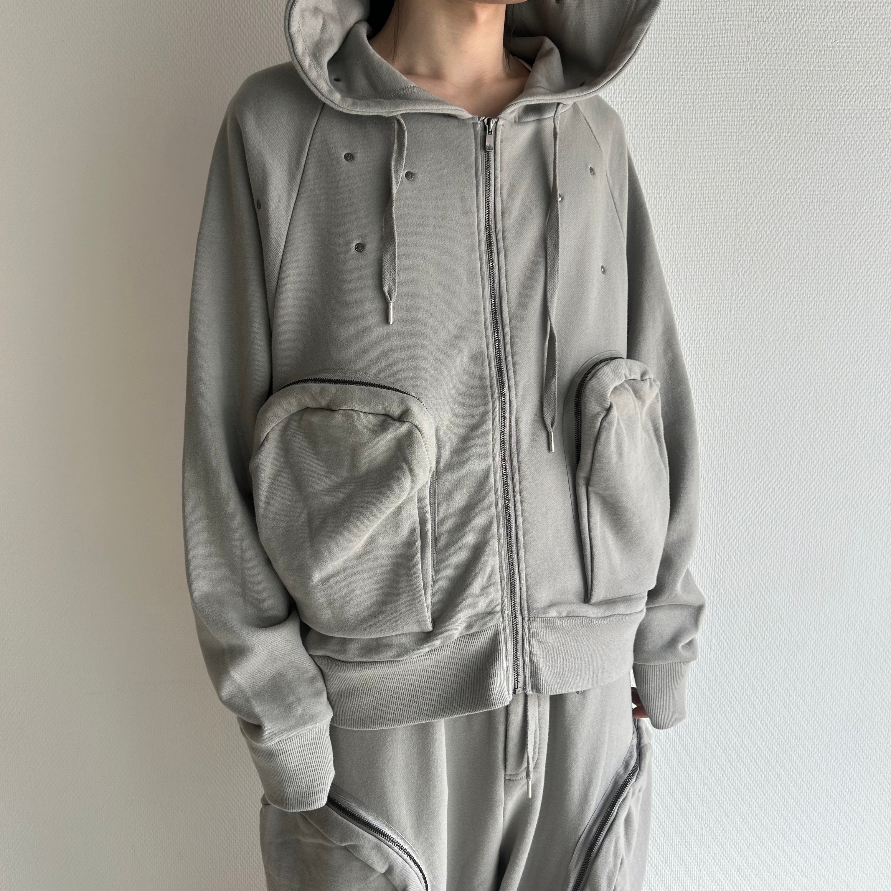 meriHari metal tag sweat parka gray