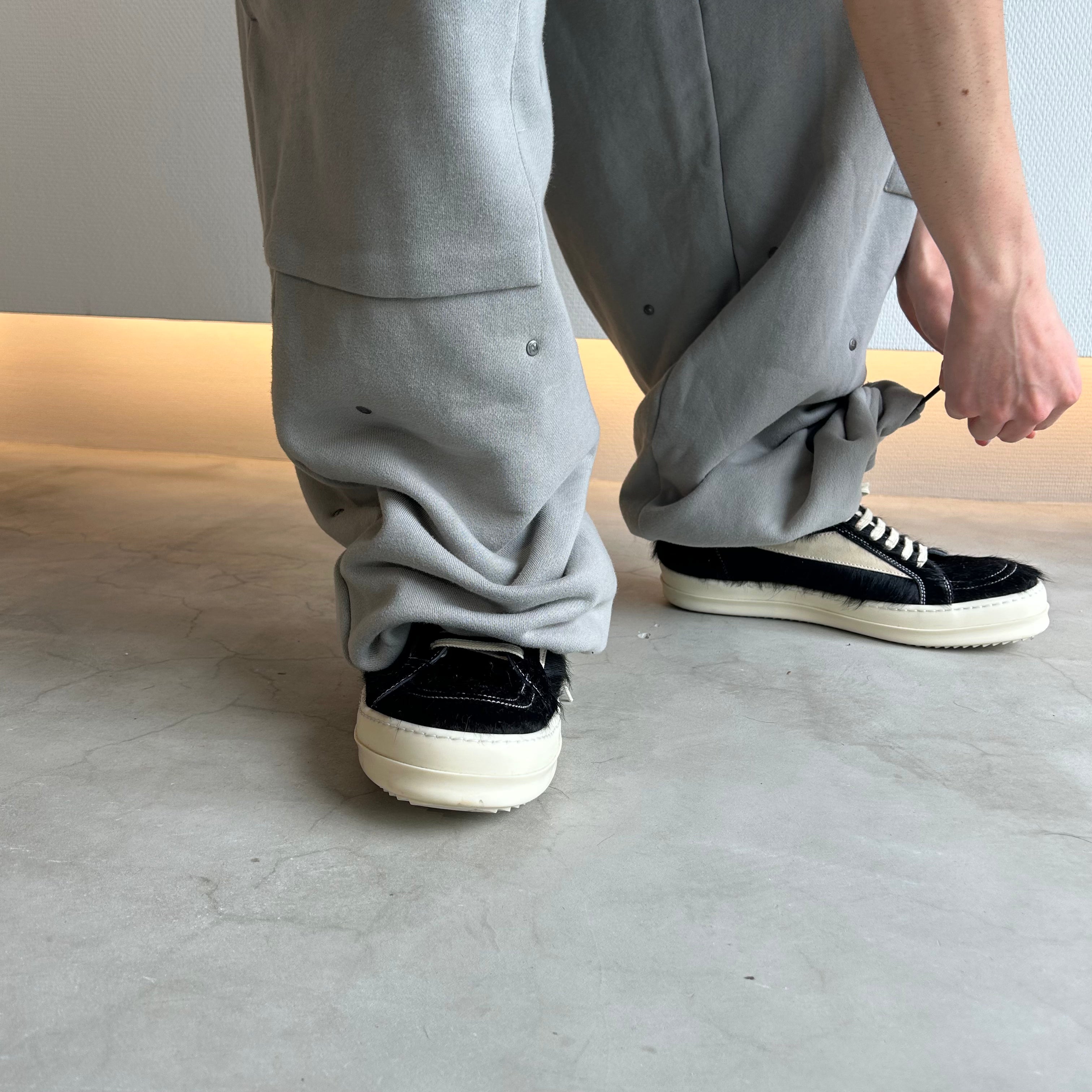 meriHari metal tag sweat pants gray