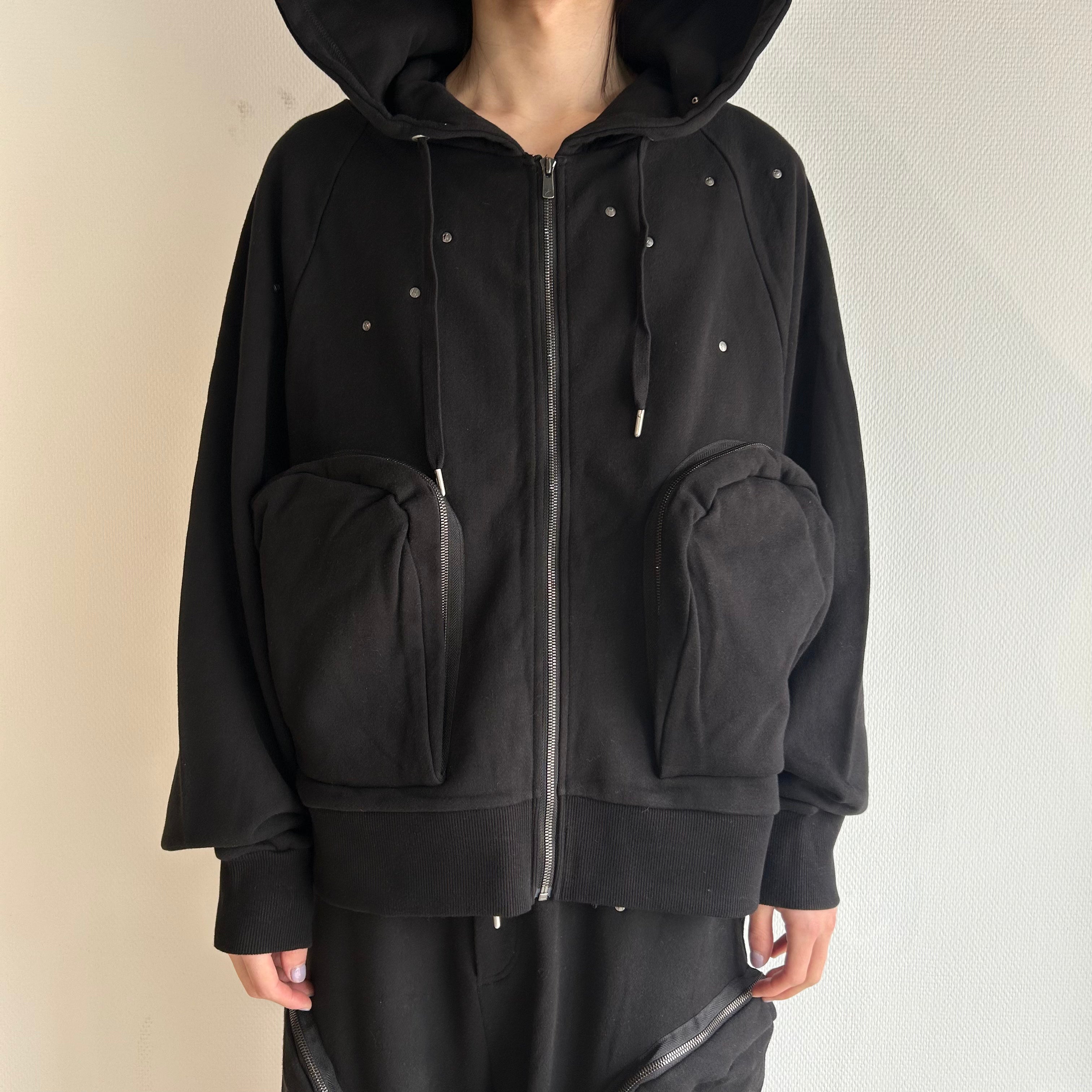 meriHari metal tag sweat parka black