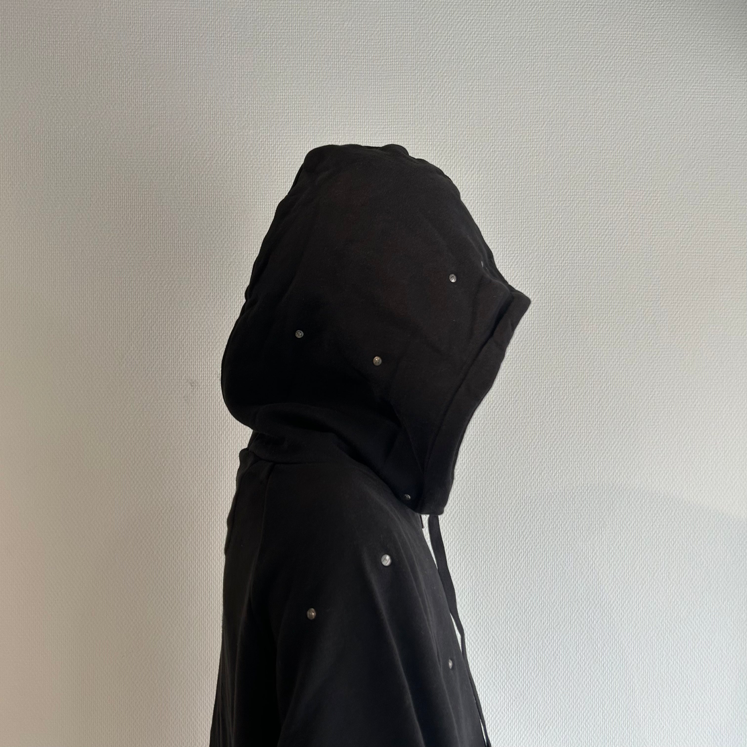 meriHari metal tag sweat parka black